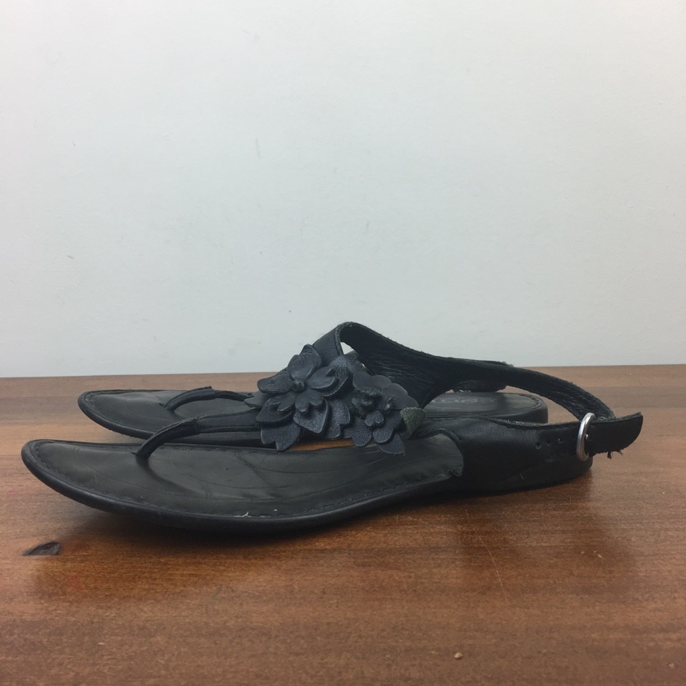 Born Leather Flower Slingback Thong Sandals Women’s Size 6M Black Leather.